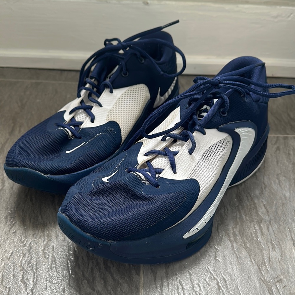 Giannis Freak Basketball shoes 11.5